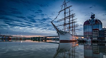 Begravning kan till exempel hållas i närheten av Barken Viking vid Lilla Bommen i Göteborg.